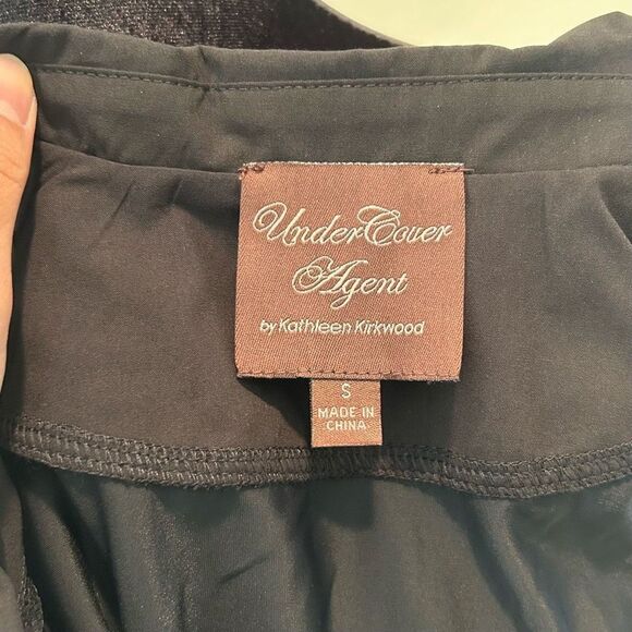 NWT Small Undercover Agent Sleeveless Black with collar - Picture 7 of 8